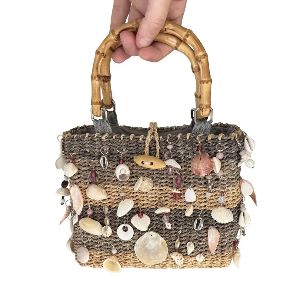 Summer Purse Seashell Charm Straw Handbag Upcycled Handmade Vintage Faded Glory - Picture 1 of 9